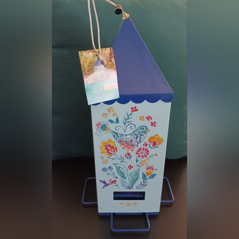 Pioneer Woman squirrel proof lantern feeder